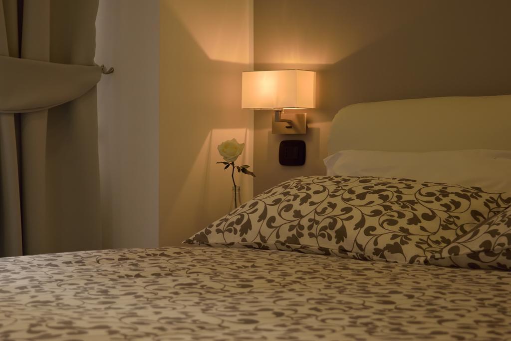 Camera Matrimoniale Deluxe con 1 Letto Supplementare